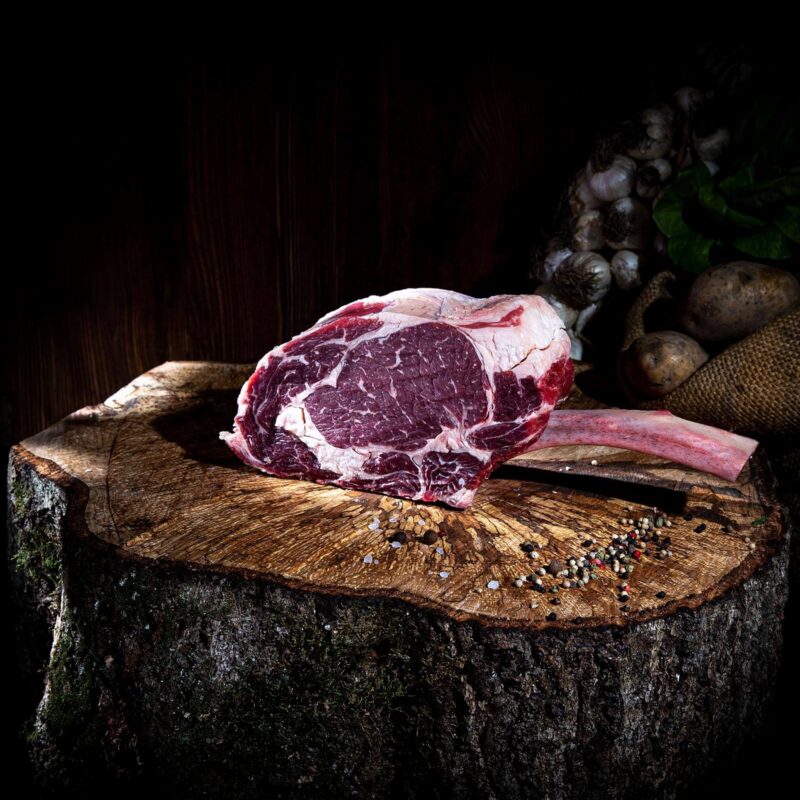 Dry Aged Rib Eye mit Knochen